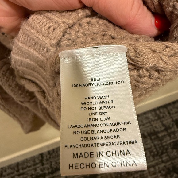 Altar’d State Taupe Cable Knit Sweater – Women’s Small – EUC - Picture 4 of 8